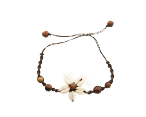 BRACELET EN   FIL TRESSE MARRON  ET FLEUR EN COQUILLAGES CAURIS 3524