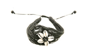 BRACELET EN   FIL TRESSE  NOIR  ET FLEUR EN COQUILLAGES CAURIS 6735