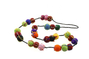 COLLIER EN PERLES DE FEUTRINE PETERANDCLO NEPAL 5470