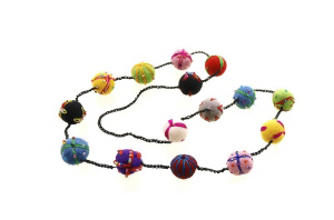 COLLIER EN PERLES DE FEUTRINE PETERANDCLO NEPAL 5475