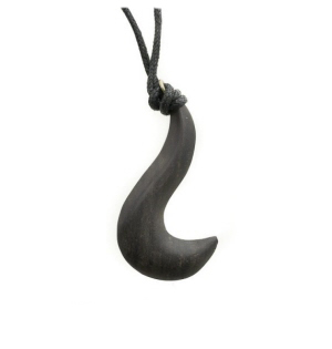 PENDENTIF TRIBAL EN BOIS D EBENE MAORI PETERANDCLO 7554