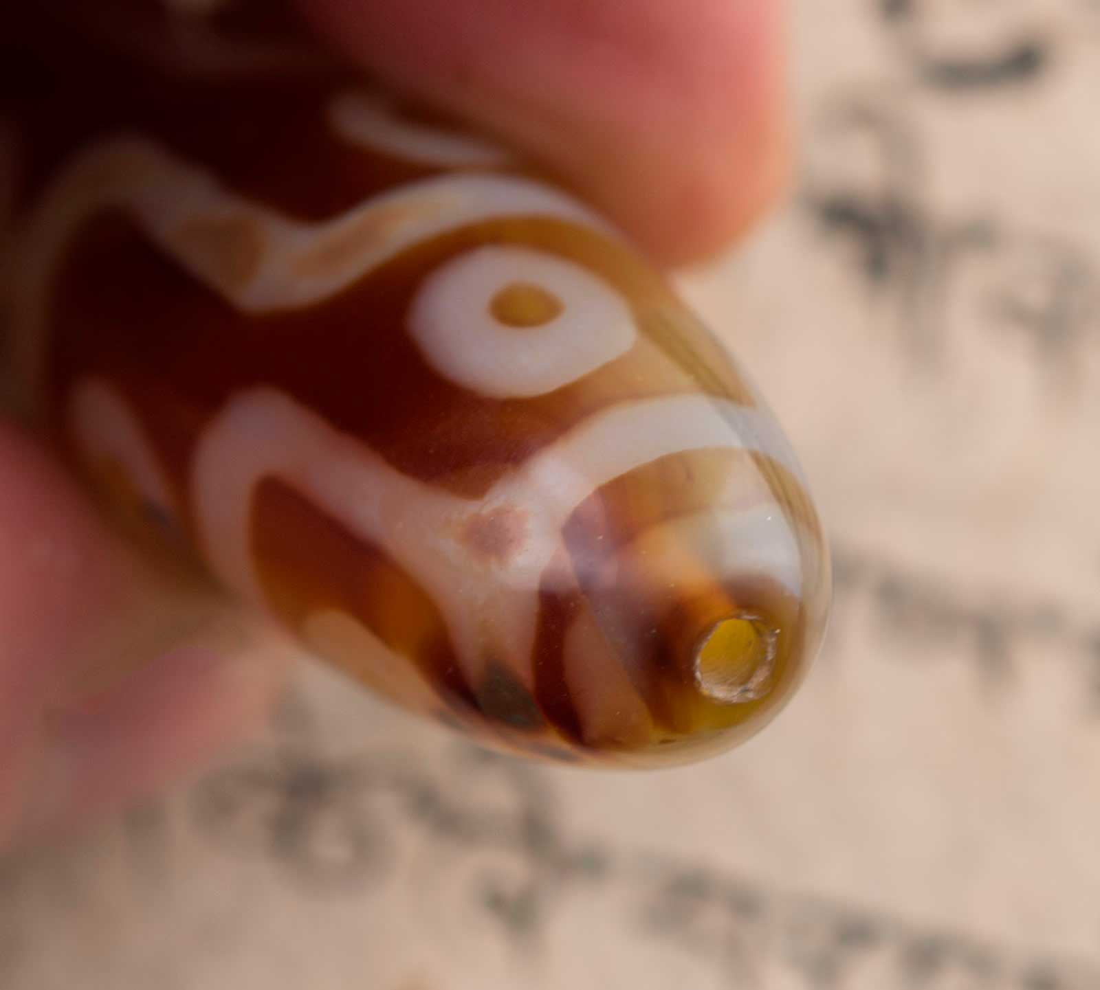 Perle Tibétaine Dzi Gzi Ancienne 46g – Amulette Sacrée Népal 75.6 Mm