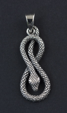 Pendentif 3 serpents entrelacés en argent massif 999 monté sur chaîne torsadée en argent 925 Pendentif 3 serpents entrelacés en argent massif 999 monté sur chaîne torsadée en argent 925