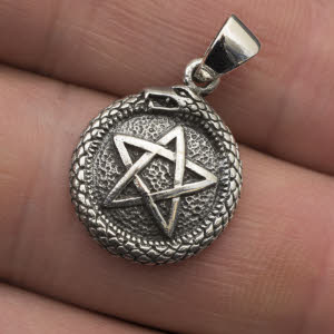 Pendentif Ouroboros Serpent Enlacé – Pentagramme, Argent 925, Talisman #26339